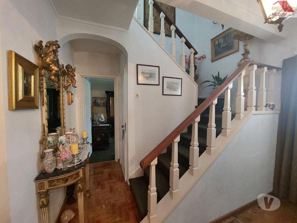 Apartamentos a venda Sintra - Fotos para Queluz Moradia T5 -próxima do Palácio em bairro calmo de