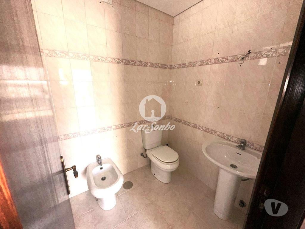 Apartamentos a venda Vila do Conde - Fotos para Andar Moradia T4 a 600m da praia das Caxinas em Vila do Conde