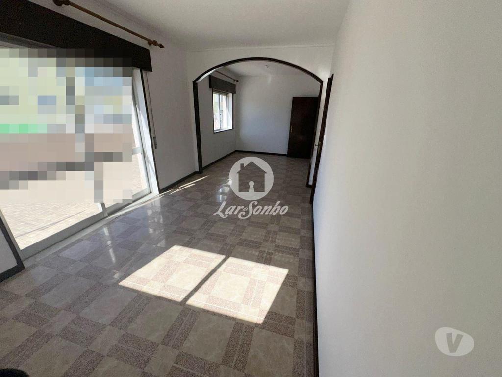 Apartamentos a venda Vila do Conde - Fotos para Moradia banda T4 + café a 600m da praia das Caxinas em Vila do