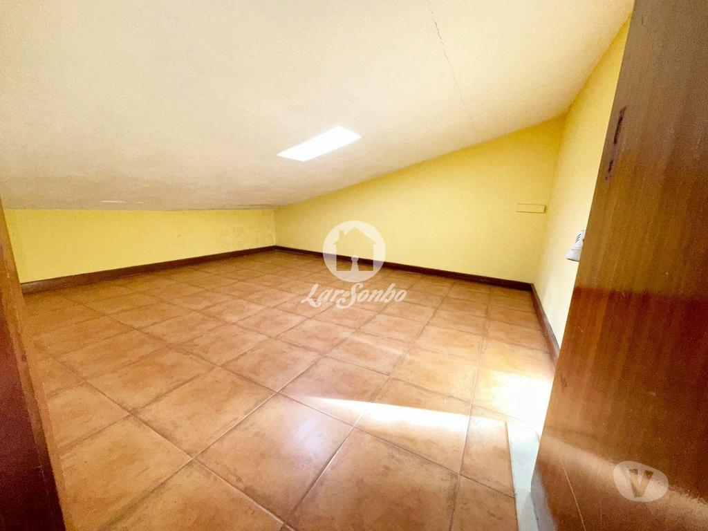 Apartamentos a venda Vila do Conde - Fotos para Moradia banda T4 + café a 600m da praia das Caxinas em Vila do