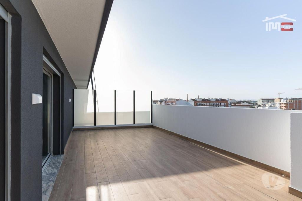 Apartamentos a venda Montijo - Fotos para Deslumbrante Duplex T3+1 c 2 Terraços e Garagem Box Grande