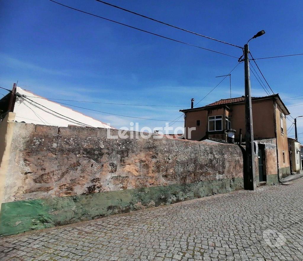 Apartamentos a venda Vila Nova de Gaia - Fotos para Moradia para restauro com terreno e rentabilidade (00277)