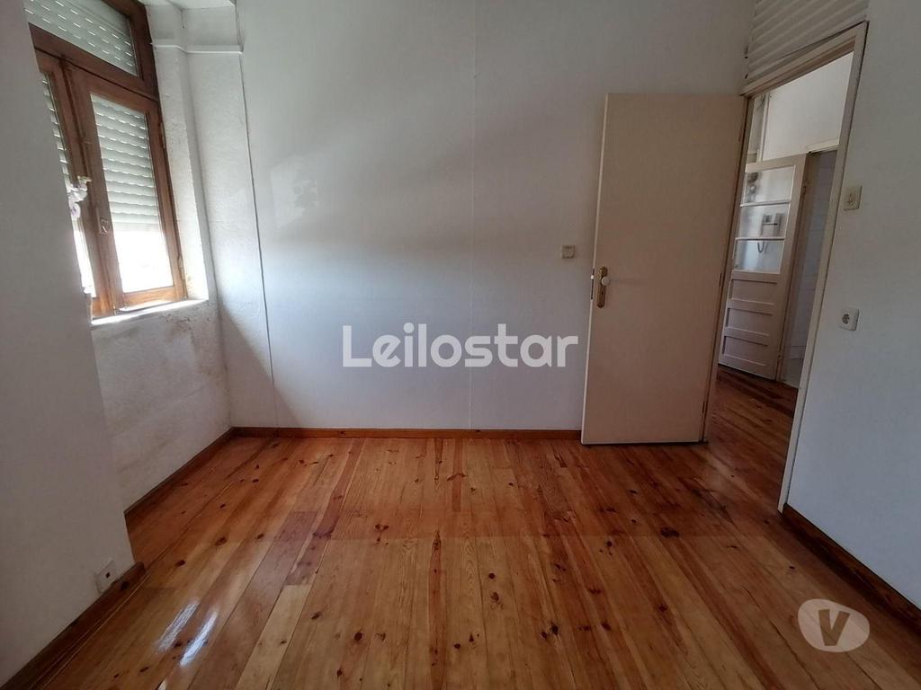 Apartamentos a venda Vila Nova de Gaia - Fotos para Moradia para restauro com terreno e rentabilidade (00277)