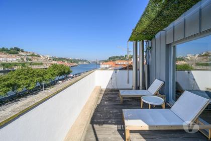 Apartamentos a venda - Fotos para Moradia única com piscina e vistas desafogadas sobre o Rio Douro