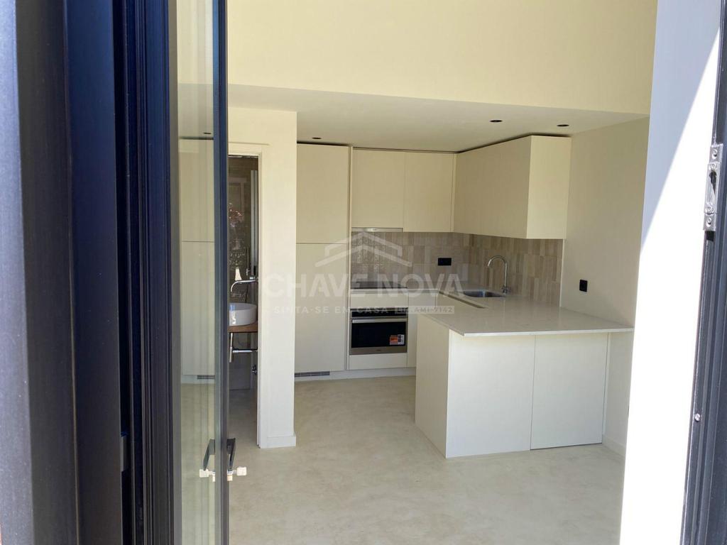 Apartamentos a venda Porto - Fotos para Apartamento T1 em Mezanino com jardim, na Rua Santos Pousada-