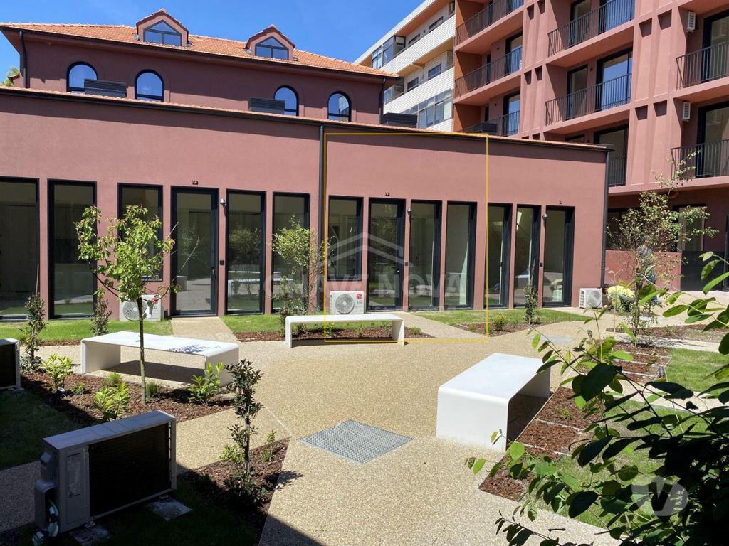 Apartamentos a venda Porto - Fotos para Apartamento T1 em Mezanino com jardim, na Rua Santos Pousada-