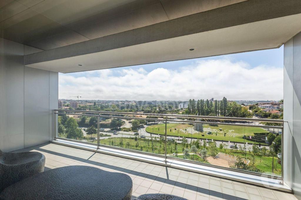 Apartamentos a venda Maia - Fotos para Maia-Apartamento T5 de Luxo no Centro da Maia (PRTBV 00434)