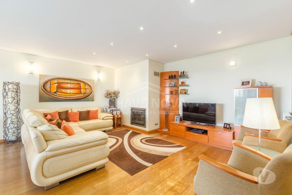 Apartamentos a venda Maia - Fotos para Maia-Apartamento T5 de Luxo no Centro da Maia (PRTBV 00434)