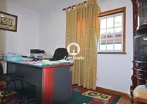 Moradia T4 com garagem e jardim em Barcelos (265-M-01580)