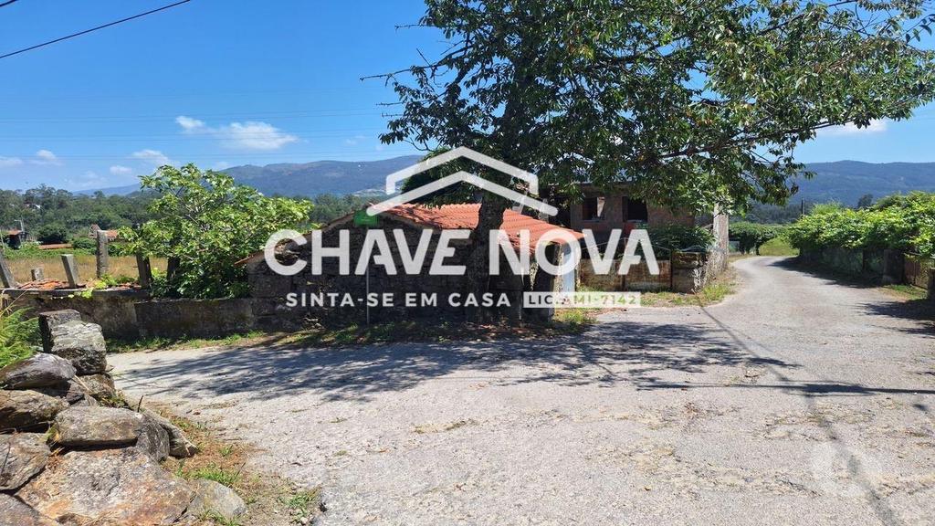 Apartamentos a venda Vale de Cambra - Fotos para Quinta com Casa Rural para Reconstrução Vala Cambra (AR 04464)