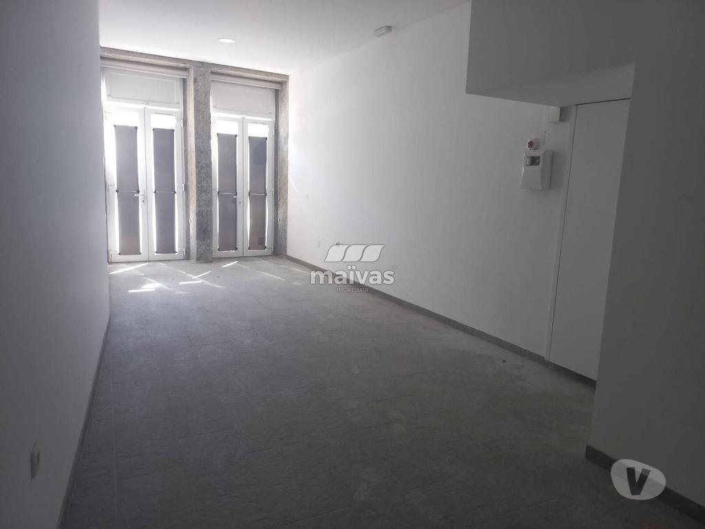 Comprar Loja Braga - Fotos para Espaço Comercial no Largo Sra-A-Branca, Braga