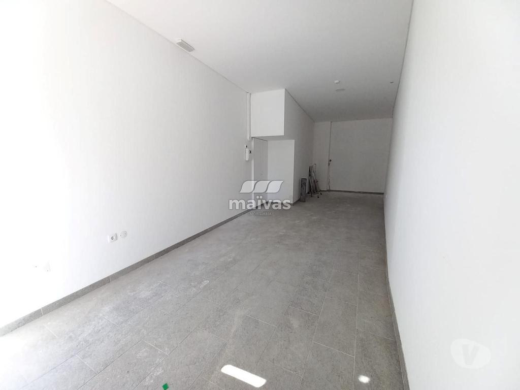 Comprar Loja Braga - Fotos para Espaço Comercial no Largo Sra-A-Branca, Braga