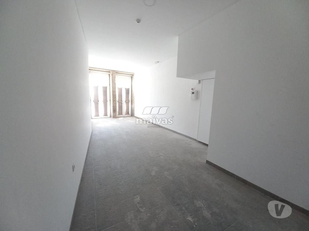 Comprar Loja Braga - Fotos para Espaço Comercial no Largo Sra-A-Branca, Braga