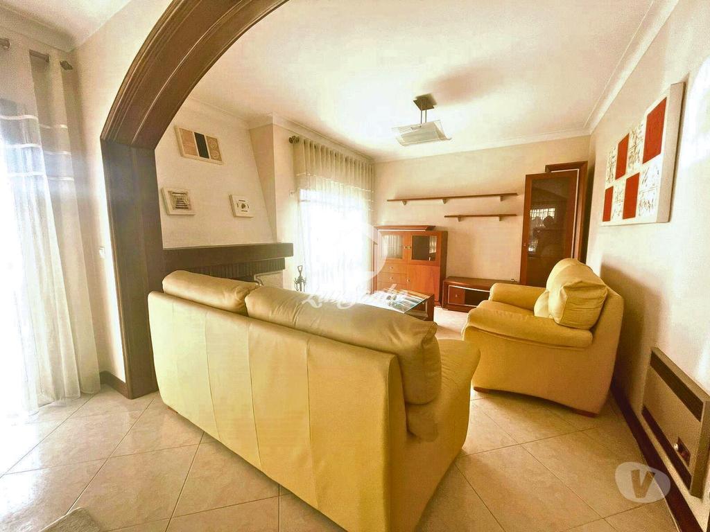 Apartamentos a venda Barcelos - Fotos para Barcelos-Moradia T4 Individual em Barcelos (265-M-01379)