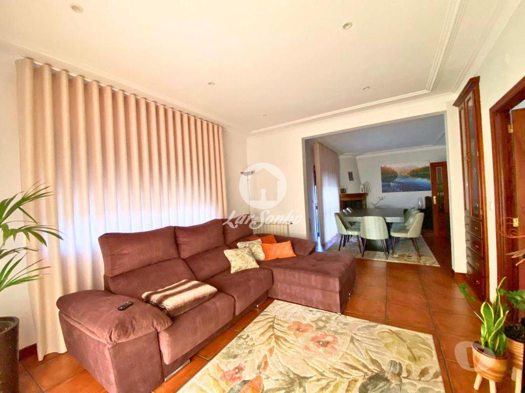 Apartamentos a venda Barcelos - Fotos para Moradia Isolada com comércio e amplo terreno (265-M-01501)