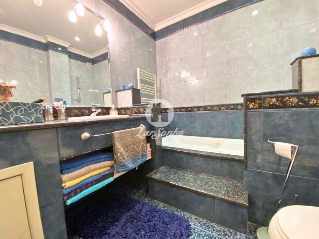 Apartamentos a venda Barcelos - Fotos para Moradia Isolada com comércio e amplo terreno (265-M-01501)