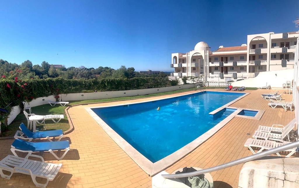 Apartamentos a venda Albufeira - Fotos para Lindo Apartamento T1 com Vista Mar e Piscina no Coração de