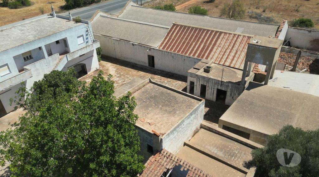Terrenos Albufeira - Fotos para Terreno Misto de 50.000m² com Armazéns e Ruínas (ALBF 00165)