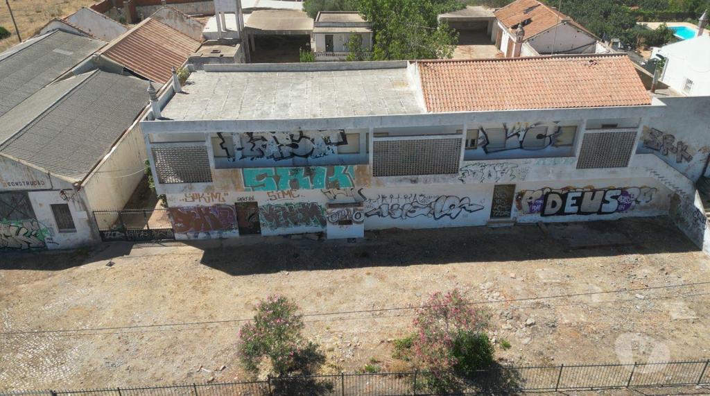 Terrenos Albufeira - Fotos para Terreno Misto de 50.000m² com Armazéns e Ruínas (ALBF 00165)