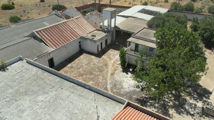 Terrenos e quintas a venda - Fotos para Terreno Misto de 50.000m² com Armazéns e Ruínas (ALBF 00165)