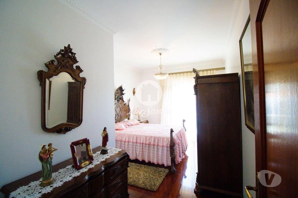 Apartamentos a venda Vila do Conde - Fotos para Moradia T4+1 com comércio a 300m da praia das Caxinas em Vila do