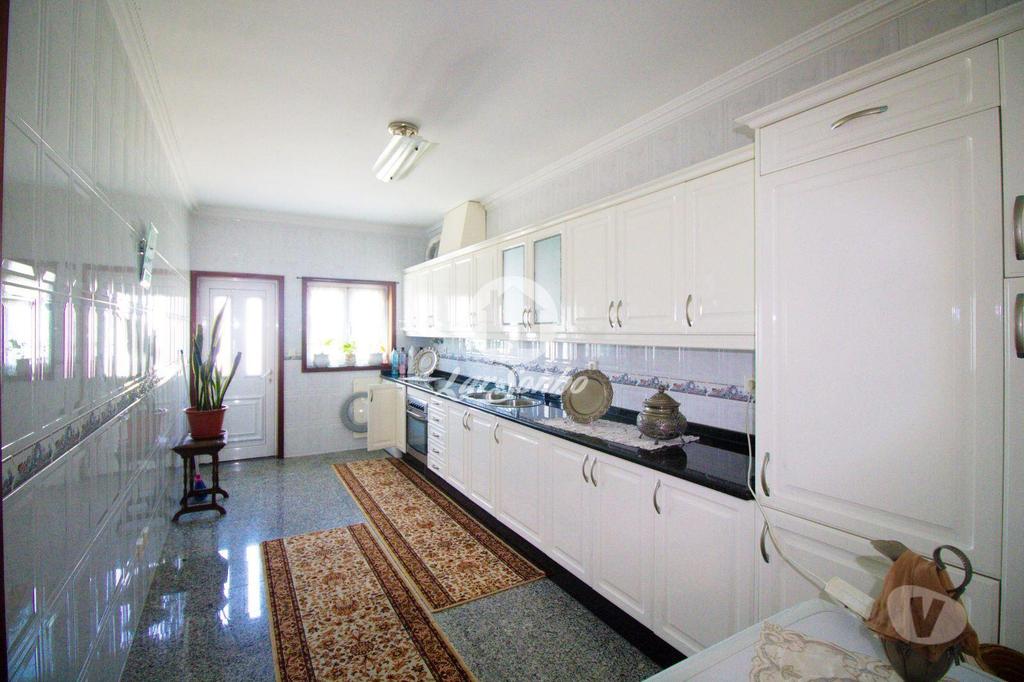 Apartamentos a venda Vila do Conde - Fotos para Moradia T4+1 com comércio a 300m da praia das Caxinas em Vila do