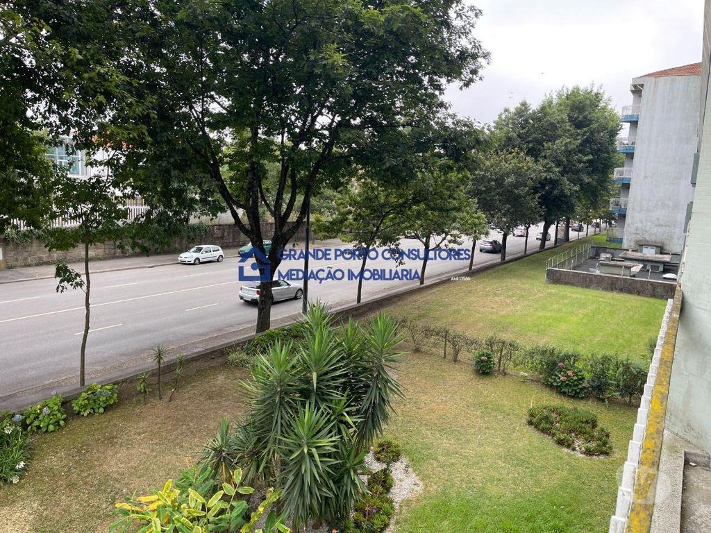 Apartamentos a venda Porto - Fotos para T4 Avenida Fernão Magalhães ( Pólo Universitário ) (A-00728)