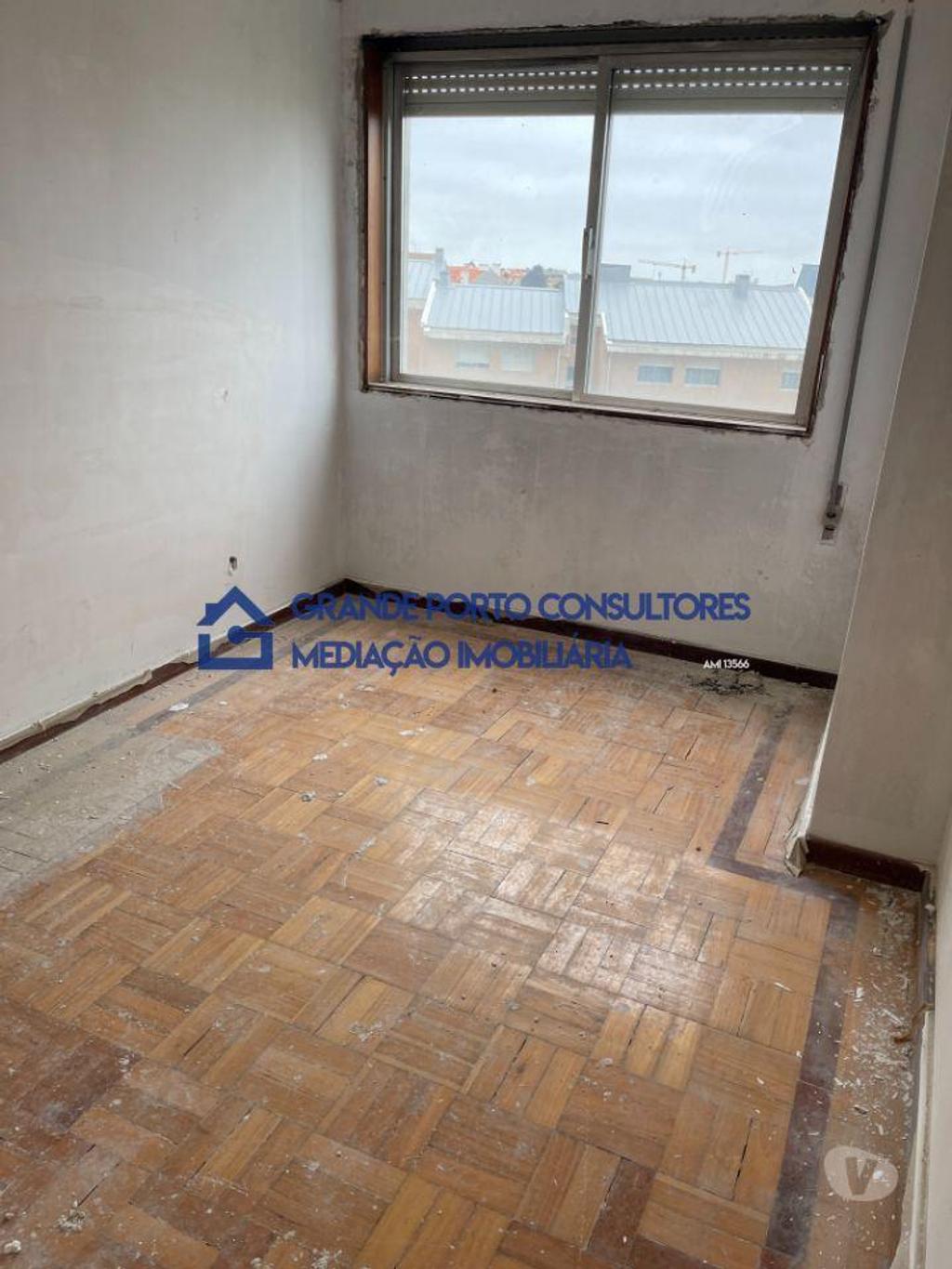 Apartamentos a venda Porto - Fotos para T4 Avenida Fernão Magalhães ( Pólo Universitário ) (A-00728)
