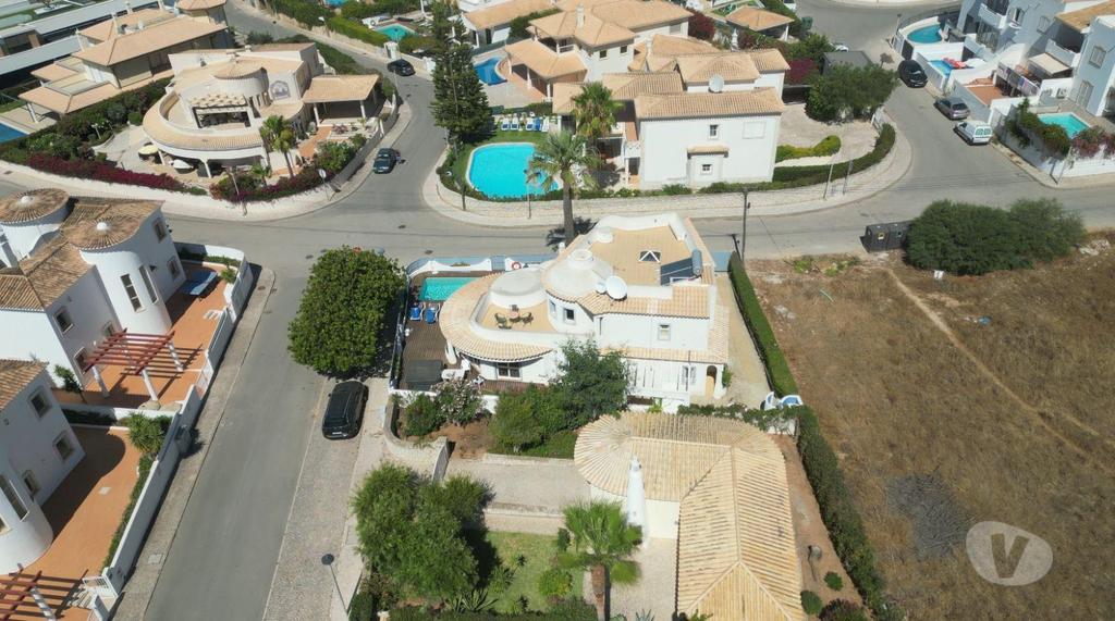 Apartamentos a venda Albufeira - Fotos para Moradia de 3 Quartos com Piscina a 2 Min da Praia (ALBF 00169)
