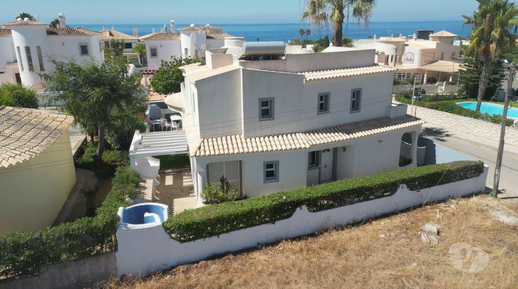 Apartamentos a venda Albufeira - Fotos para Moradia de 3 Quartos com Piscina a 2 Min da Praia (ALBF 00169)