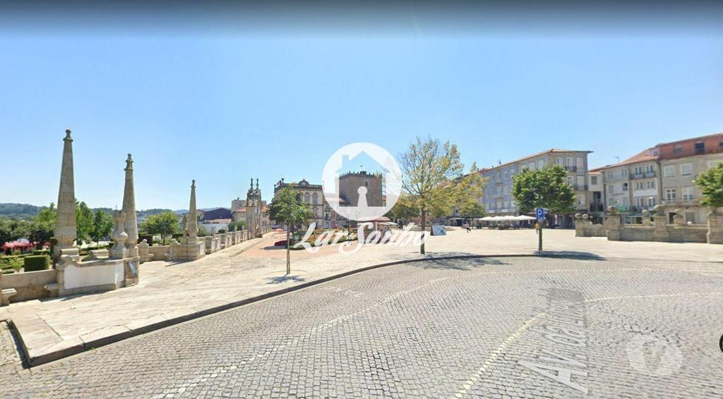 Comprar Loja Barcelos - Fotos para Espaço Comercial no centro de Barcelos