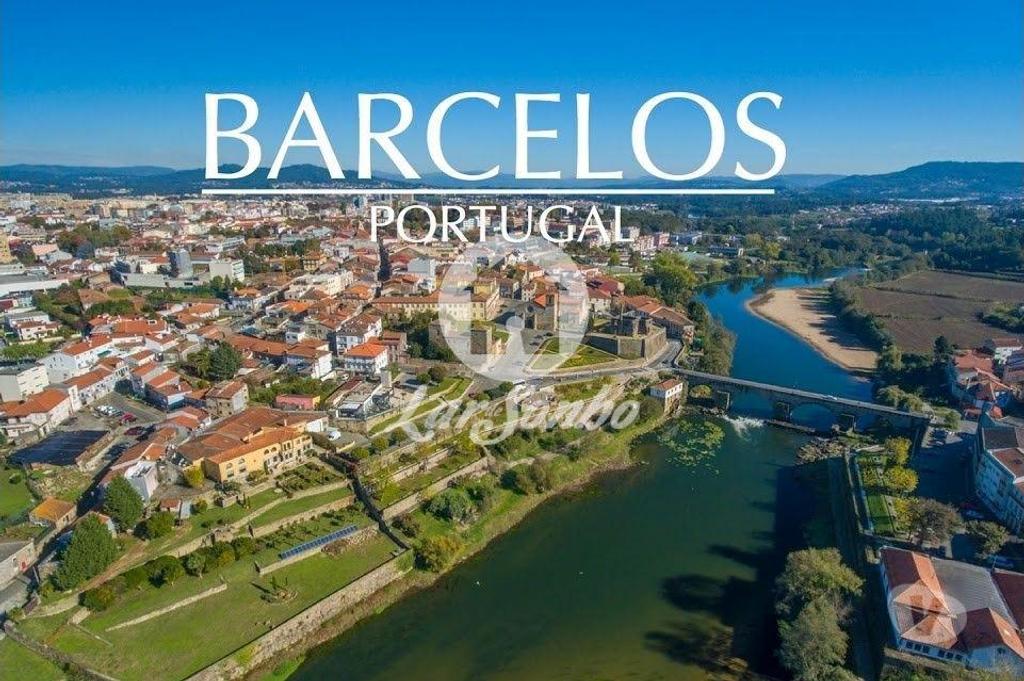 Comprar Loja Barcelos - Fotos para Espaço Comercial no centro de Barcelos