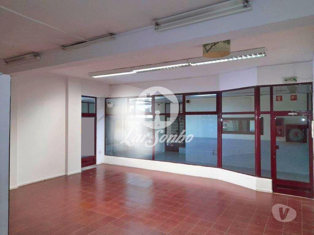 Comprar Loja Barcelos - Fotos para Espaço Comercial no centro de Barcelos