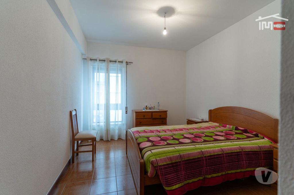 Apartamentos a venda Ourém - Fotos para Ourem-APARTAMENTO T2 CENTRO DA CIDADE (1-A-000621)