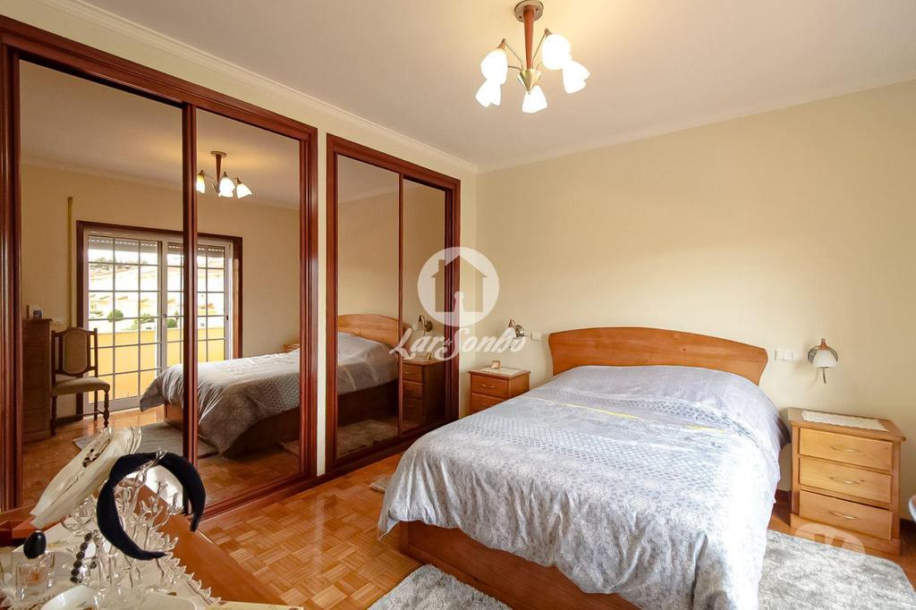 Apartamentos a venda Vila Nova de Famalicão - Fotos para Moradia de gaveto c 3 quartos e jardim em Fradelos, Vila Nova