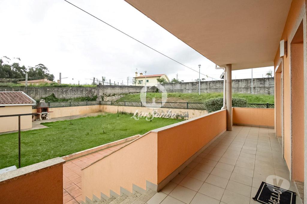 Apartamentos a venda Vila Nova de Famalicão - Fotos para Moradia de gaveto c 3 quartos e jardim em Fradelos, Vila Nova