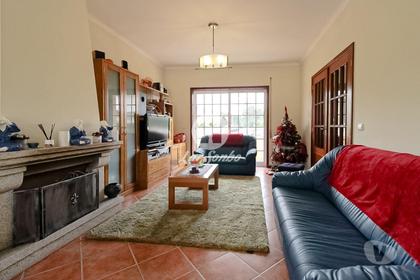 Apartamentos a venda - Fotos para Moradia de gaveto c 3 quartos e jardim em Fradelos, Vila Nova