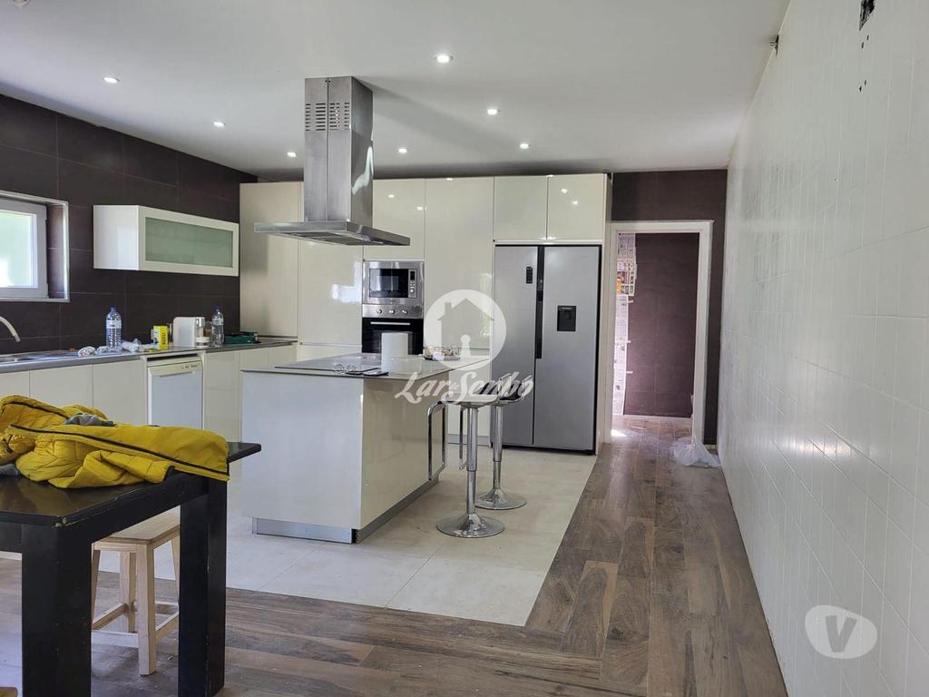 Apartamentos a venda Paredes - Fotos para Moradia individual de 5 quartos c piscina em Recarei, Paredes