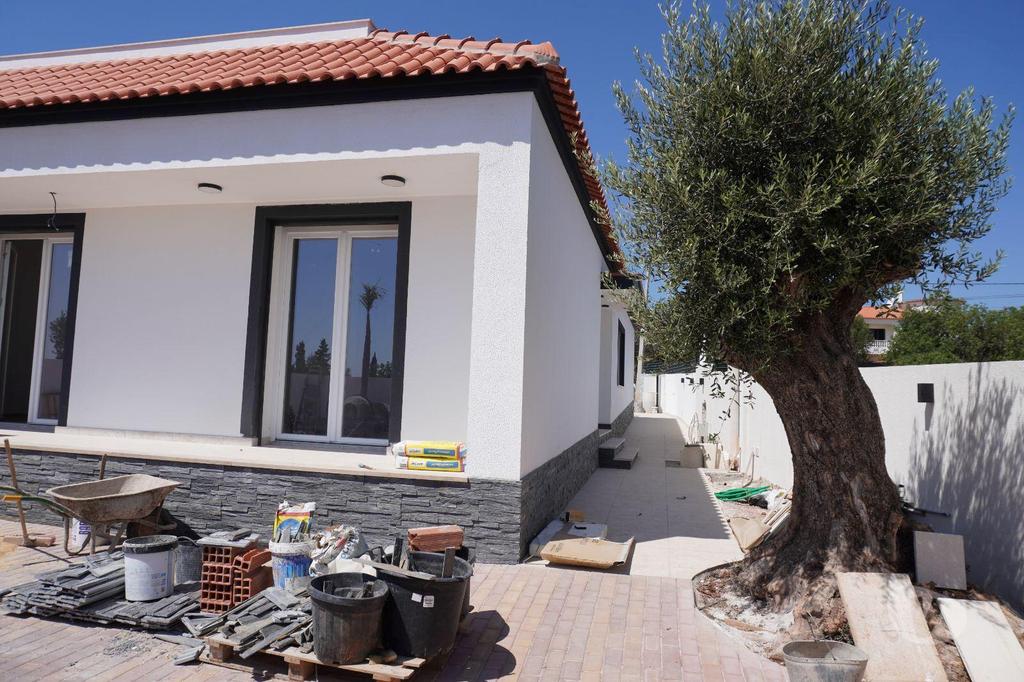 Apartamentos a venda Albufeira - Fotos para Moradia Nova com 3 Quartos e Piscina na Patã (ALBF 00172)