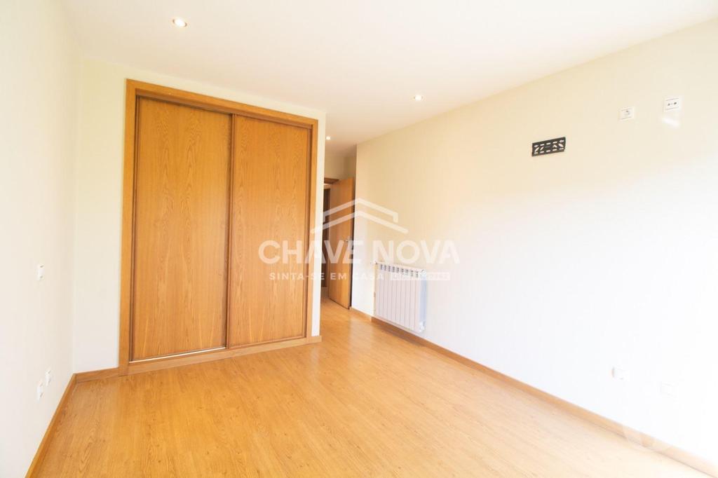 Apartamentos a venda Vila Nova de Gaia - Fotos para Vila-nova-de-gaia-Moradia T3 para venda. (OD 02418)