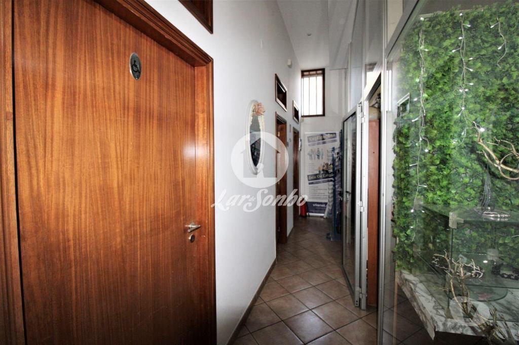Comprar Loja Vila do Conde - Fotos para Loja c 109 m2, para arrendar, em Macieira da Maia