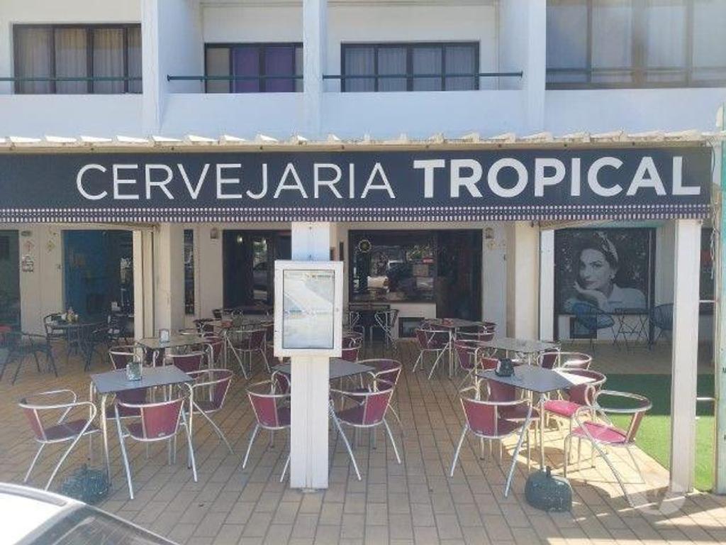 Comprar Loja Albufeira - Fotos para Restaurante Snack-Bar no Centro de Albufeira com Clientela...