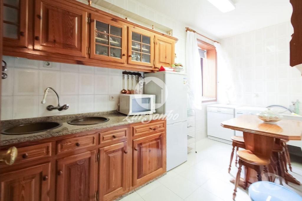 Apartamentos a venda Póvoa de Varzim - Fotos para Apartamento com 3 quartos e lugar de garagem a 200m da praia da