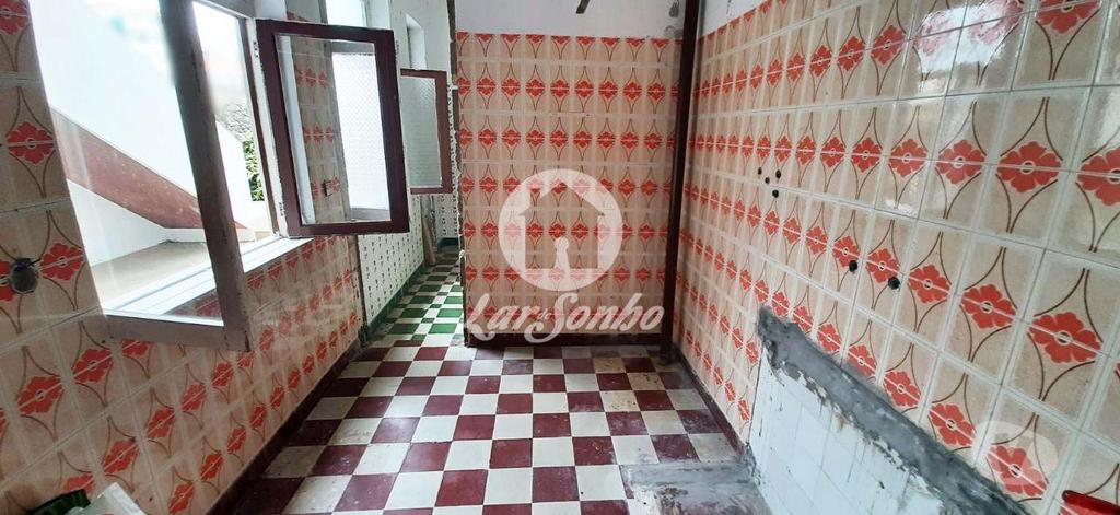 Comprar Loja Póvoa de Varzim - Fotos para Prédio com 281m2 a poucos minutos da praia da Póvoa de Varzim
