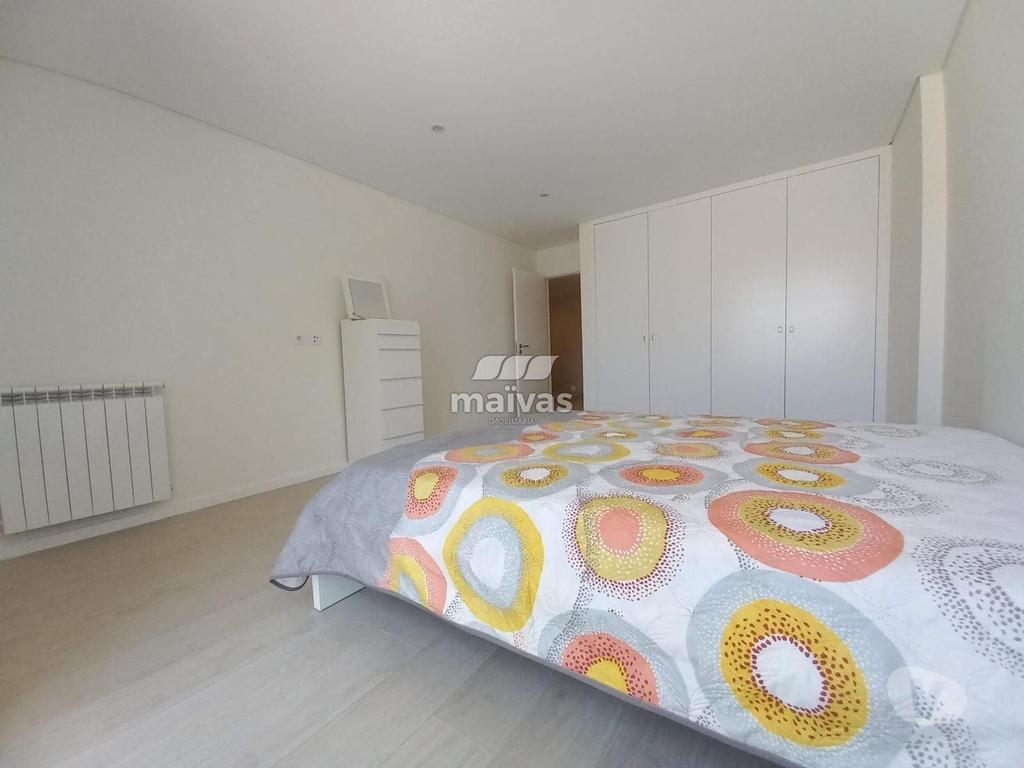Imóveis para alugar Braga - Fotos para Apartamento T2 no Largo da Sra-a-Branca em Braga!