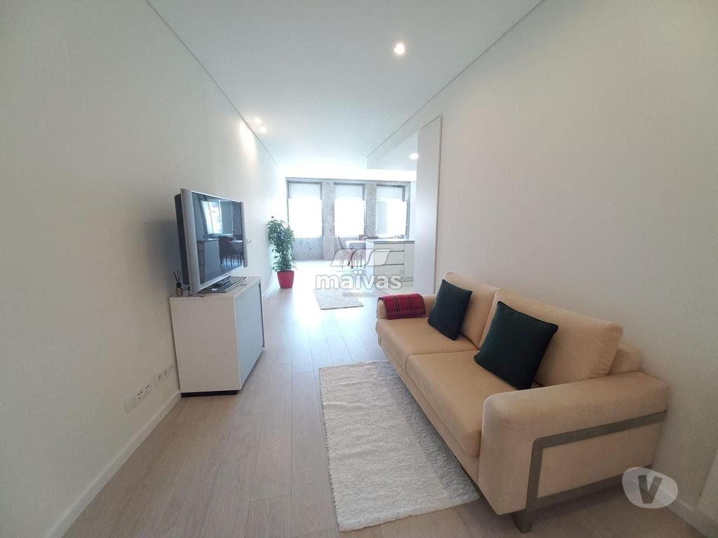 Imóveis para alugar Braga - Fotos para Apartamento T2 no Largo da Sra-a-Branca em Braga!