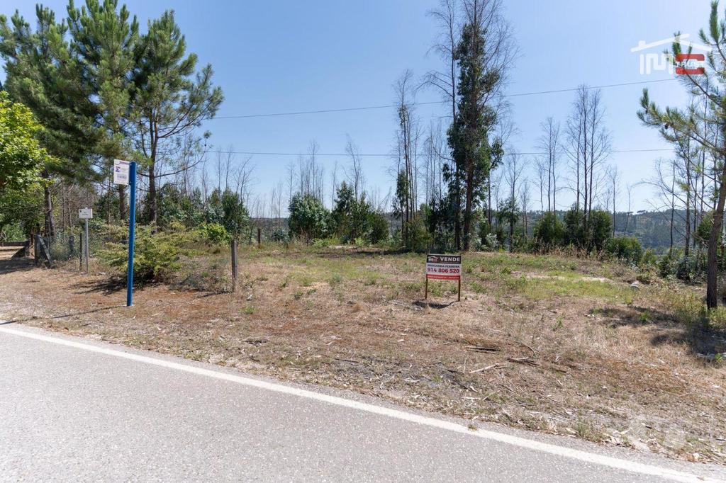 Comprar Loja Ourém - Fotos para Terreno no centro de Caxarias com 1.234,12 m2