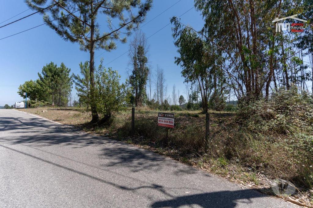 Comprar Loja Ourém - Fotos para Terreno no centro de Caxarias com 1.349,65 m2