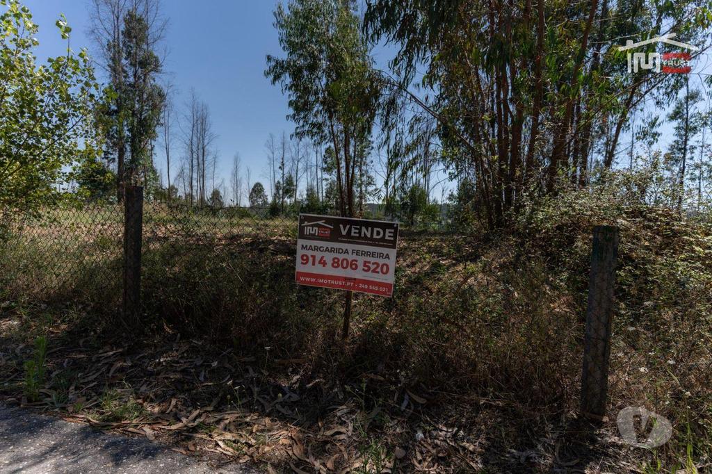 Comprar Loja Ourém - Fotos para Terreno no centro de Caxarias com 1.349,65 m2