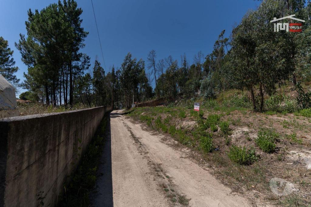 Comprar Loja Ourém - Fotos para Terreno no centro de Caxarias com 856,94 m2